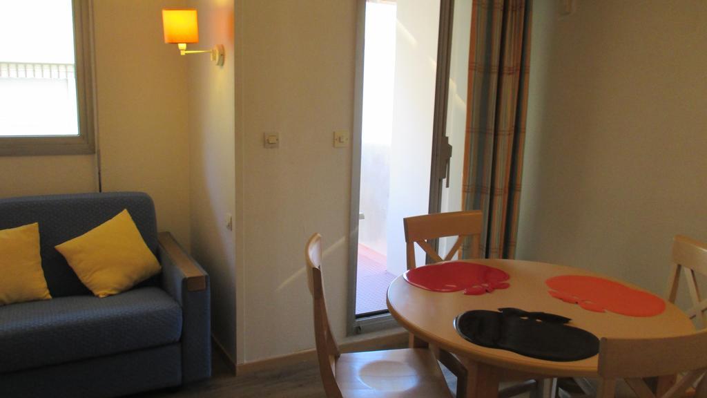 Promenade Des Bains Apartment Saint-Raphaël 客房 照片