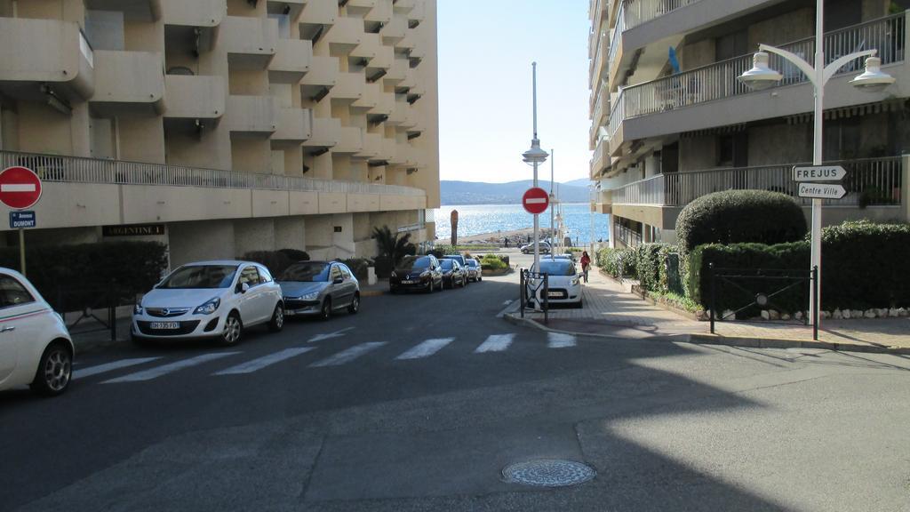 Promenade Des Bains Apartment Saint-Raphaël 客房 照片